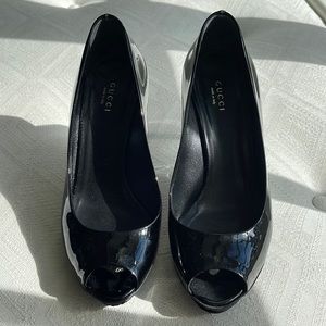 Gucci patent leather high heel with bamboo detail on heel size 39
